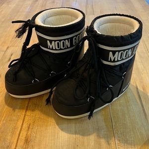 moon boot classic low 2, Barely worn 1 winter.  Used but in great condition.